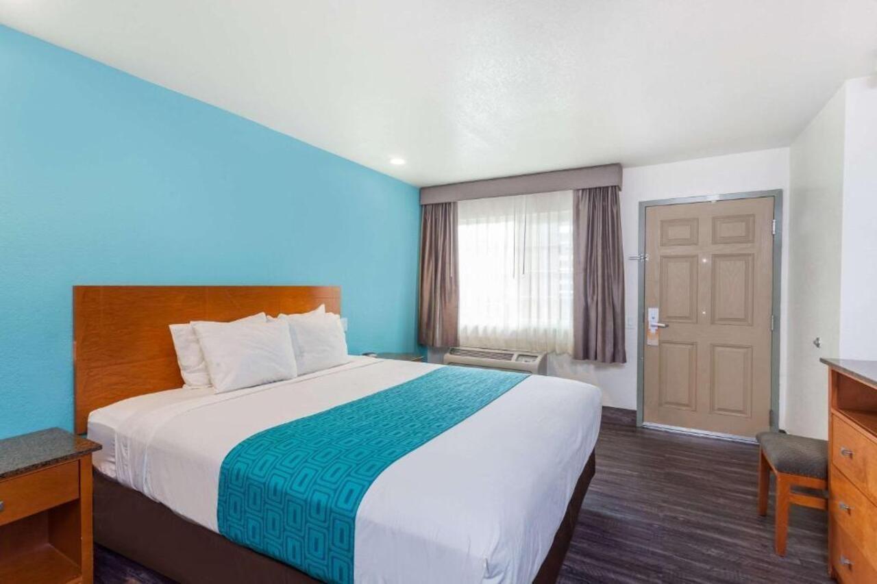 Howard Johnson By Wyndham National City/San Diego South מראה חיצוני תמונה
