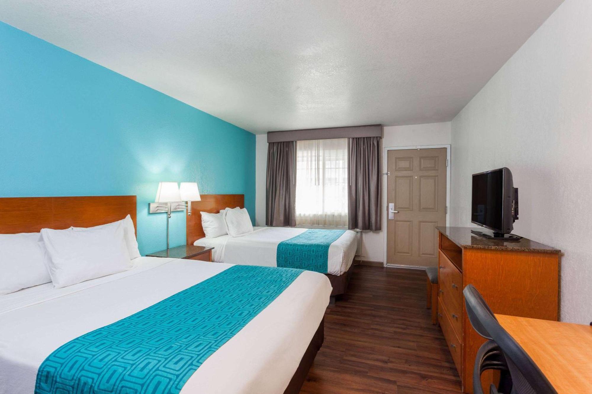 Howard Johnson By Wyndham National City/San Diego South מראה חיצוני תמונה