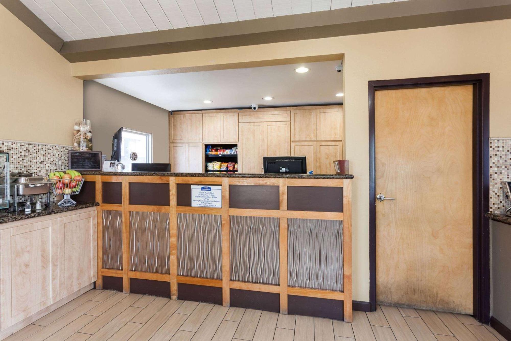 Howard Johnson By Wyndham National City/San Diego South מראה חיצוני תמונה
