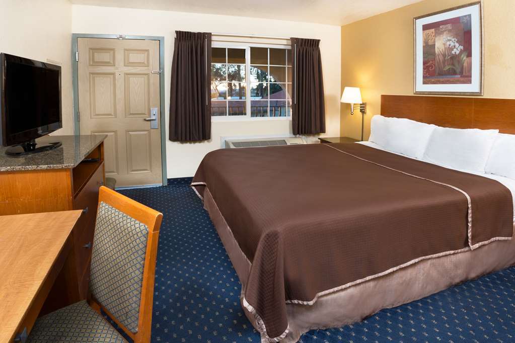 Howard Johnson By Wyndham National City/San Diego South חדר תמונה
