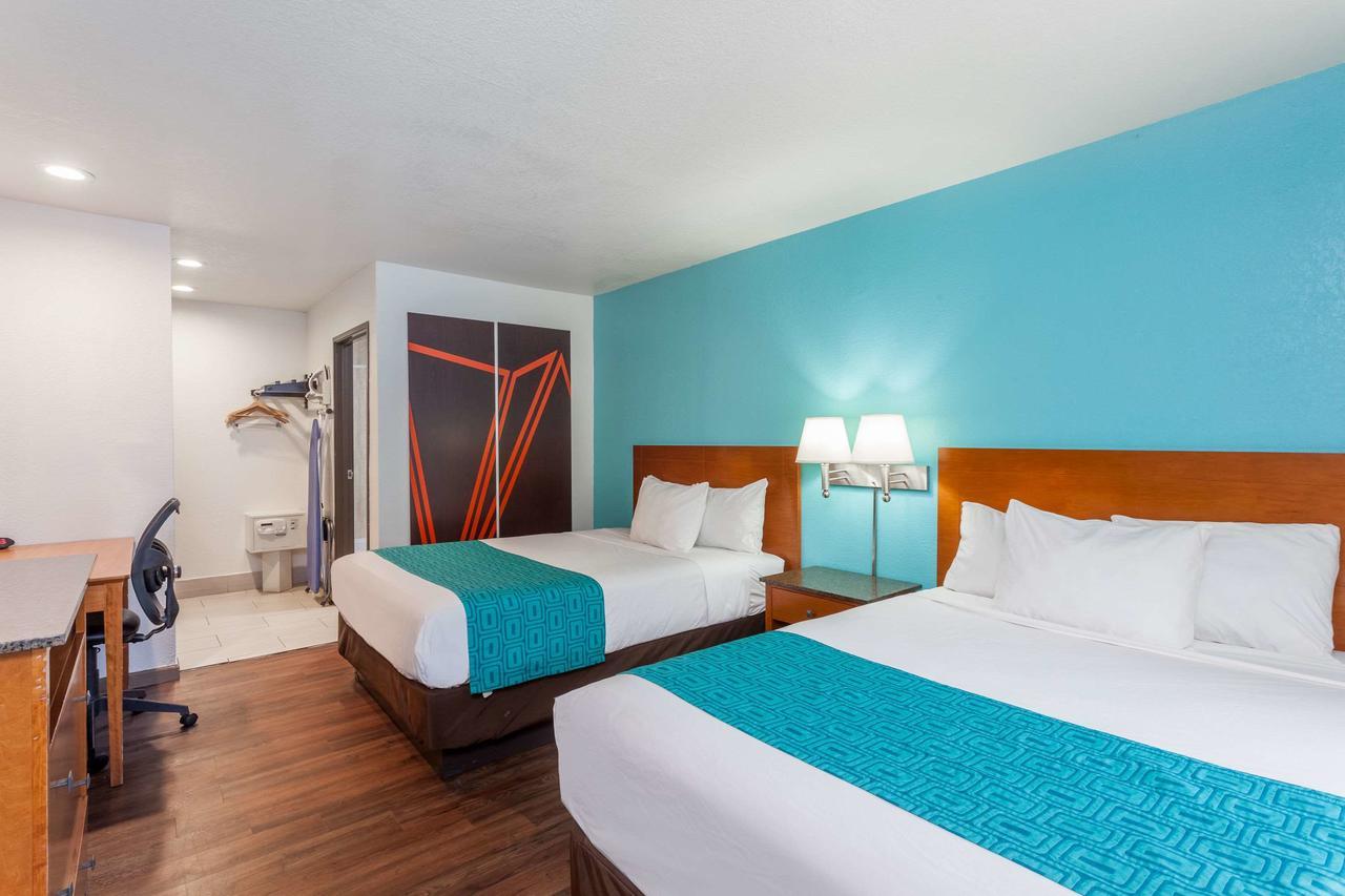 Howard Johnson By Wyndham National City/San Diego South מראה חיצוני תמונה