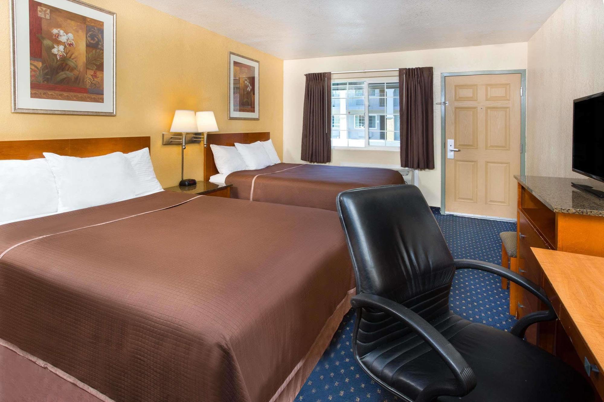 Howard Johnson By Wyndham National City/San Diego South מראה חיצוני תמונה